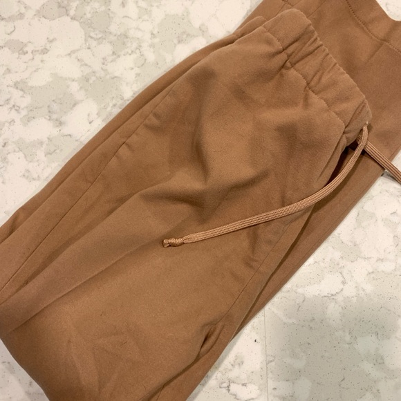 The Group by Babaton
Jimmy Pant - Picture 8 of 8